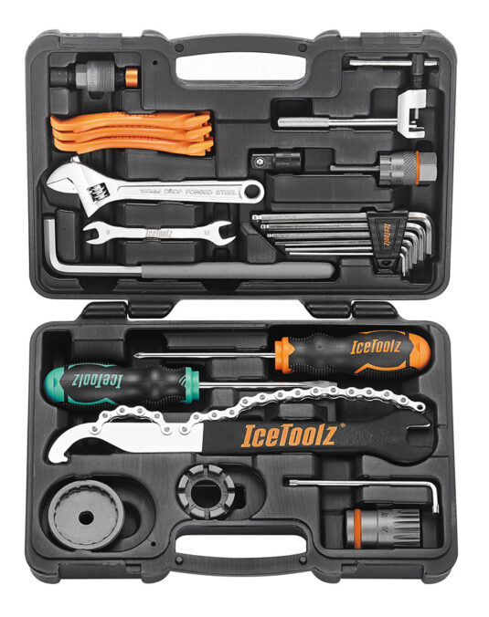 Кейс ICE TOOLZ 82F4 з інструментами ESSENCE