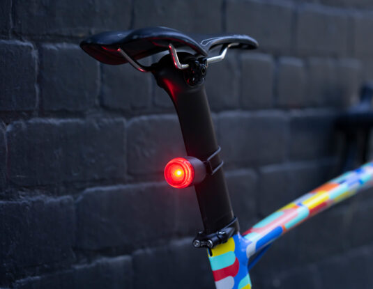 Мигалка задня Knog Plug Rear 10 Lumens Grey