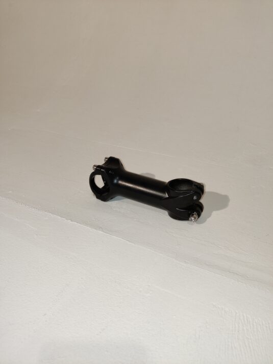 Вынос руля AL 1-1/8" д.31,8мм, длина 110/120 mm 6° черн. YL-121