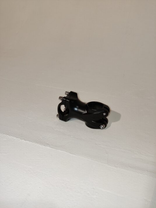 Вынос руля AL 1-1/8" д.25,4мм, длина 60 mm 6° черн. YL-121