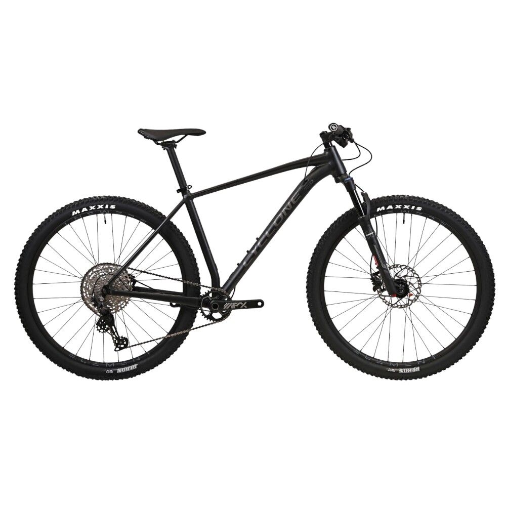 cyclone-slx-29-20241-photoroom