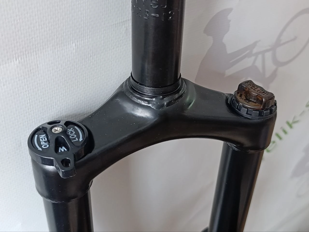 Вилка амортизационная 29" Weiyi Y-29833 3 Вилка амортизационная 29" Weiyi Y-29833