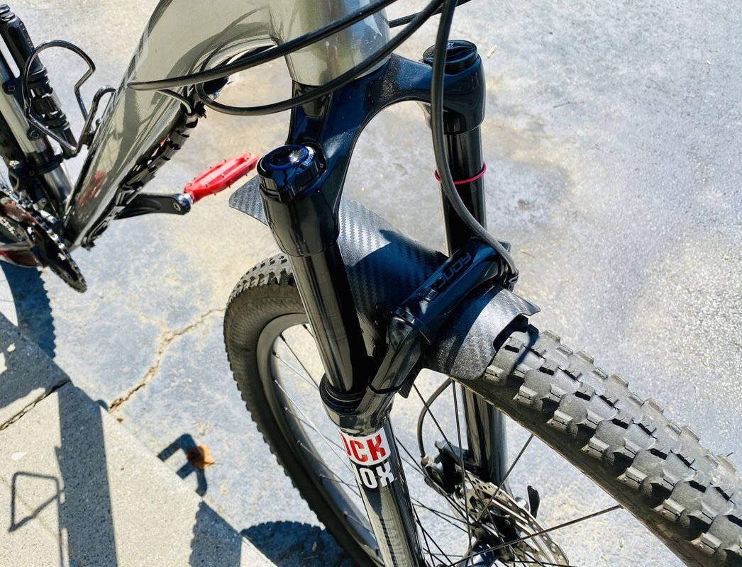 Вилка RockShox Judy Crown 27.5" 9QR 100mm 3 Вилка RockShox Judy Crown 27.5" 9QR 100mm