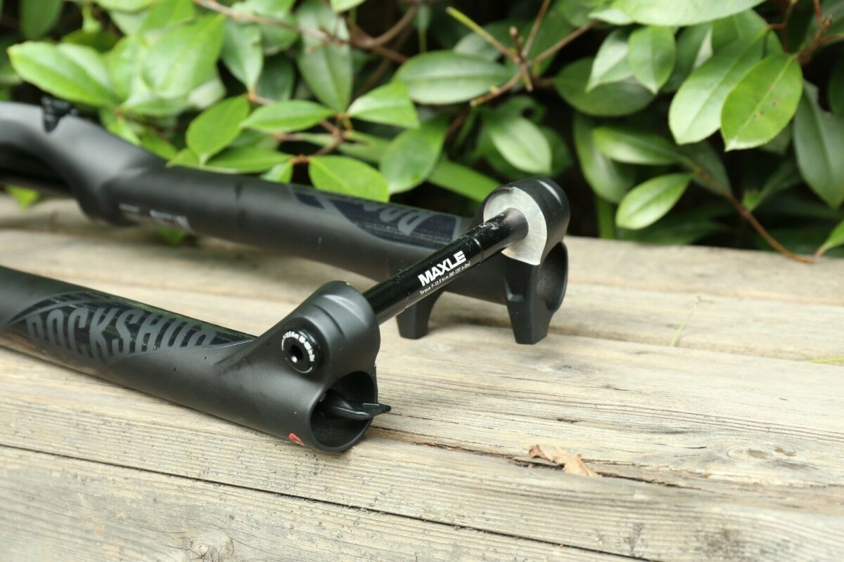 Вилка RockShox Judy Crown 27.5" 9QR 100mm 2 Вилка RockShox Judy Crown 27.5" 9QR 100mm